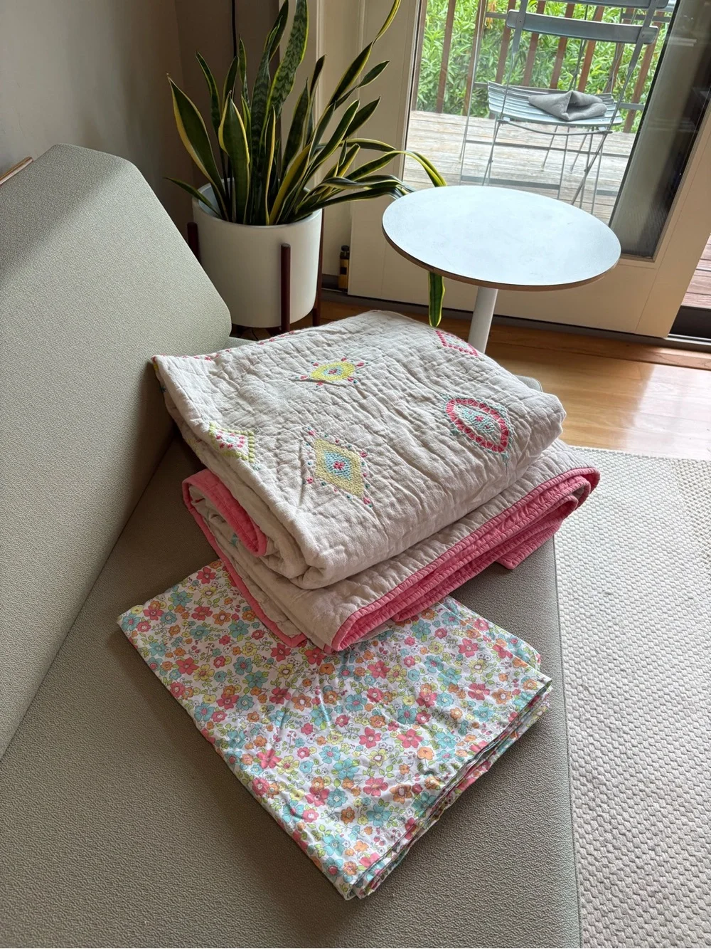 Jenni Kayne x Pottery Barn Kids / Quilt and complete sheet set (Twin size)